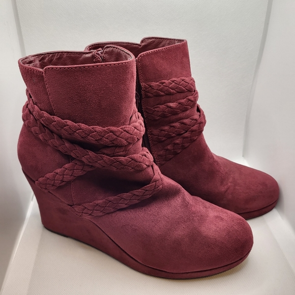 Unlisted Shoes - Unlisted Women's Wedges, Burgundy , 8.5